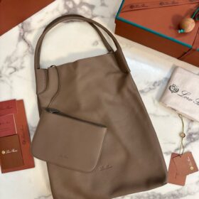 Hermes Casaque Sangle a Boucle Muffler