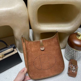 Hermès Evelyne PM Grizzly Alezan x Gold Hermès Evelyne PM Grizzly Alezan x Gold