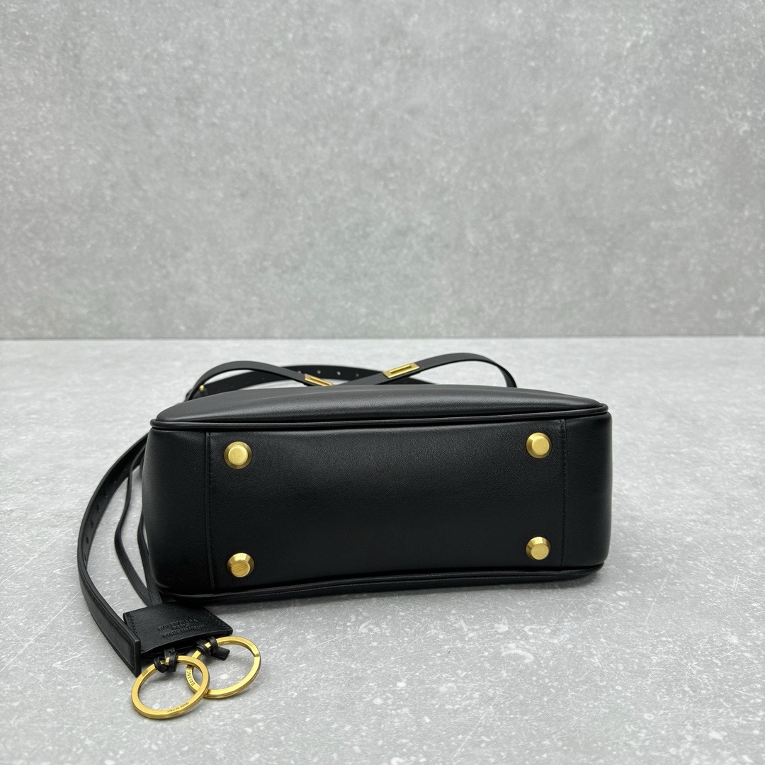 Miu Miu Matelassé Nappa Leather Shoulder Bag Miu Miu Matelassé Nappa Leather Shoulder Bag