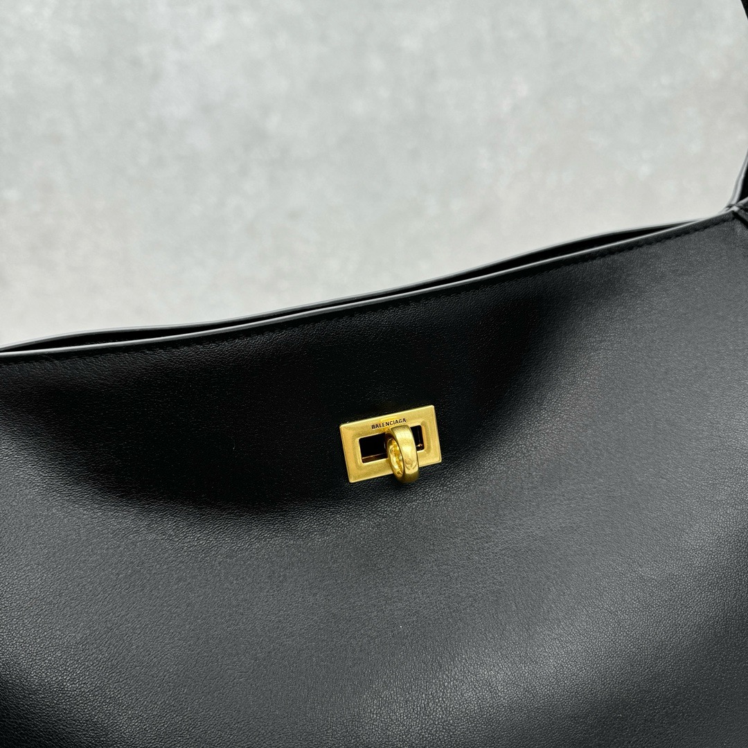 Miu Miu Matelassé Nappa Leather Shoulder Bag Miu Miu Matelassé Nappa Leather Shoulder Bag