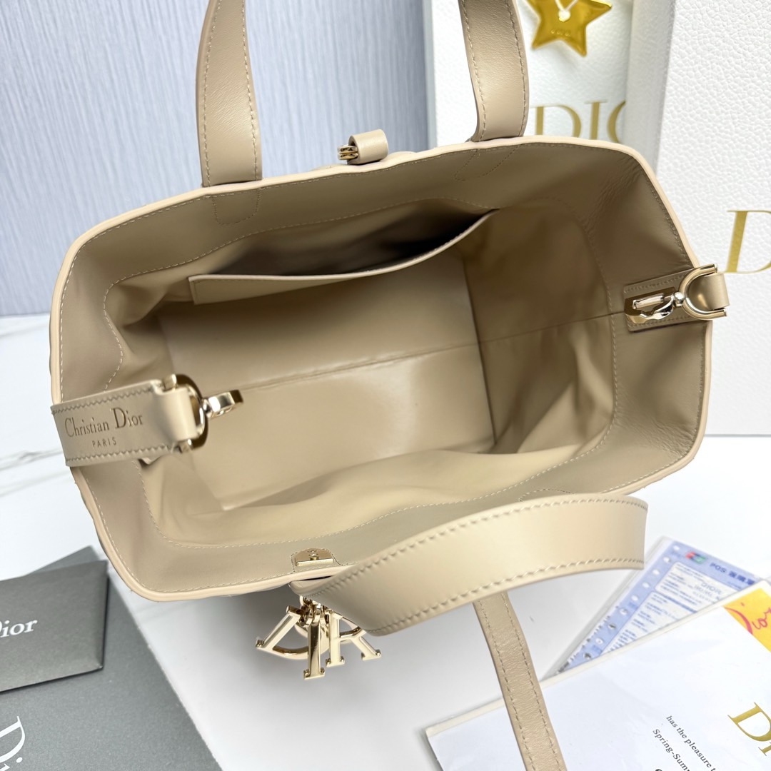 Dior Medium Toujours Bag Dior Medium Toujours Bag