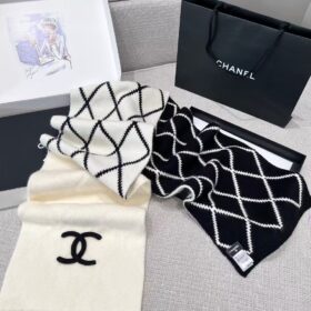Chanel Long Vanity With Chain