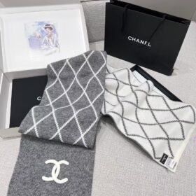 Chanel Long Vanity With Chain