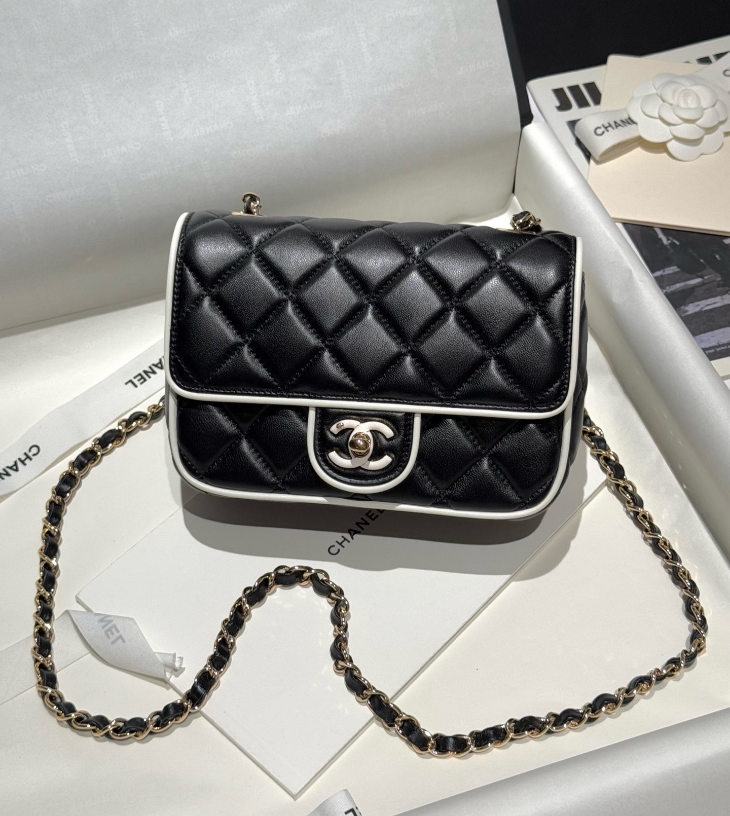 BV Intrecciato Bi-Fold Wallet