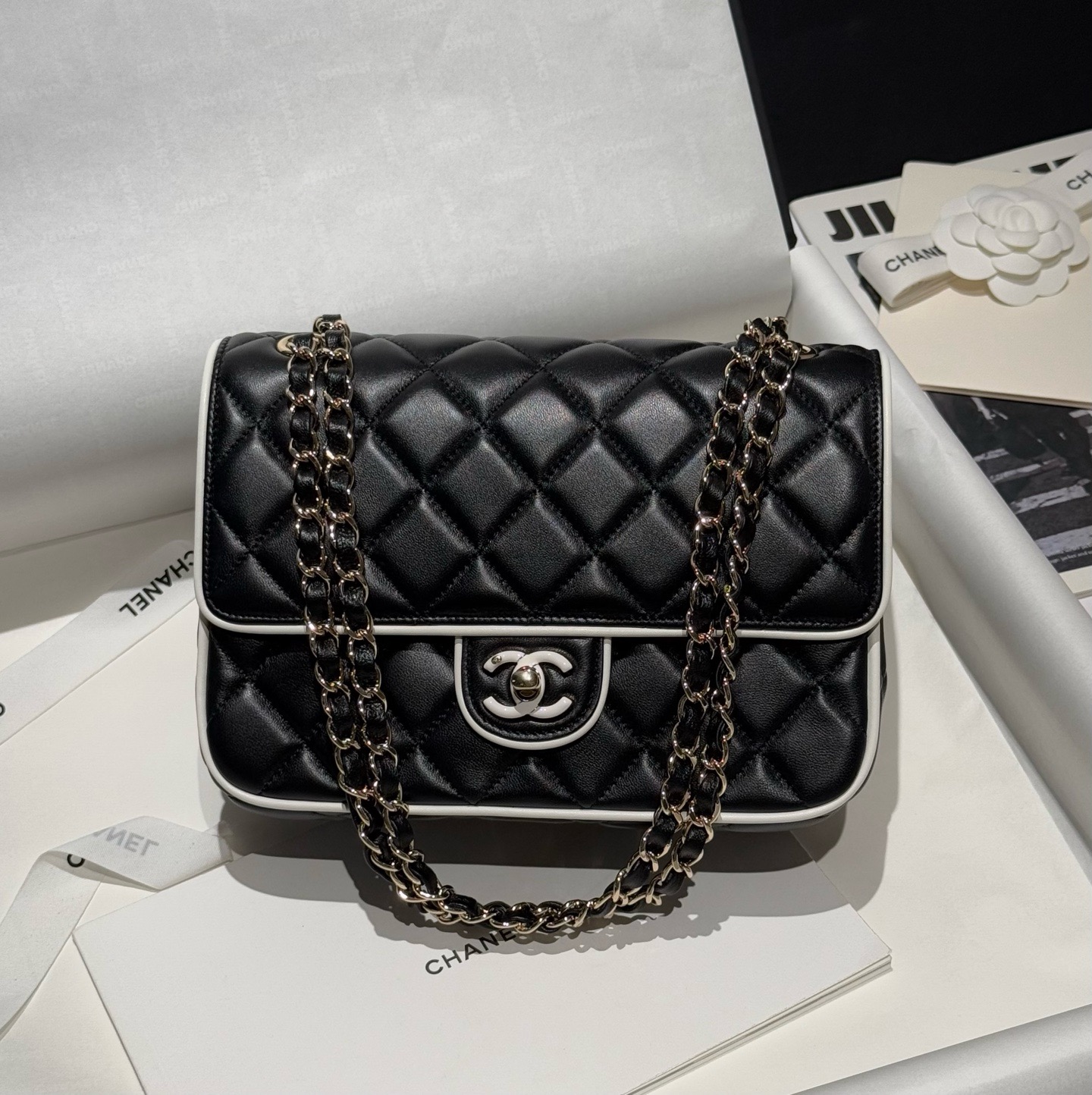 BV Intrecciato Bi-Fold Wallet