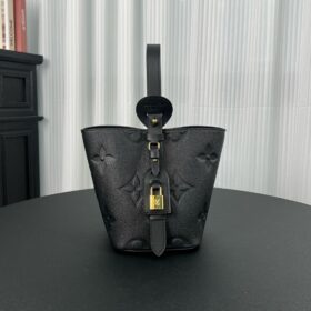 BV Intrecciato Bi-Fold Wallet