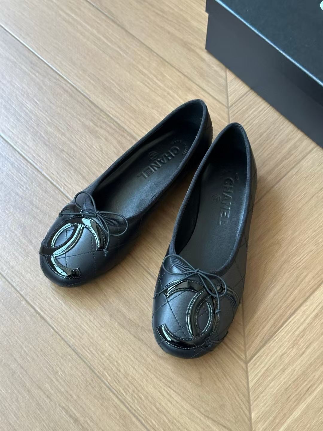 Chanel 22 Mini Handbag
