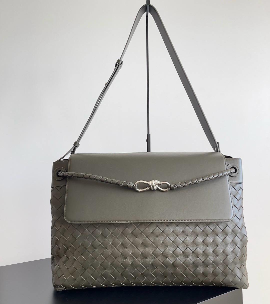 BV Large Andiamo Messenger Bag