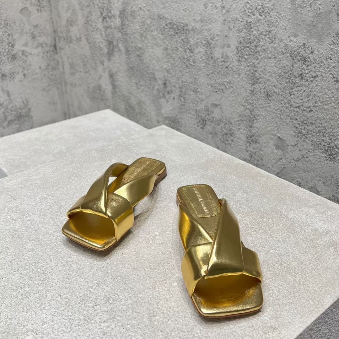 Goyard St. Louis GM Iris Goyard St. Louis GM Iris