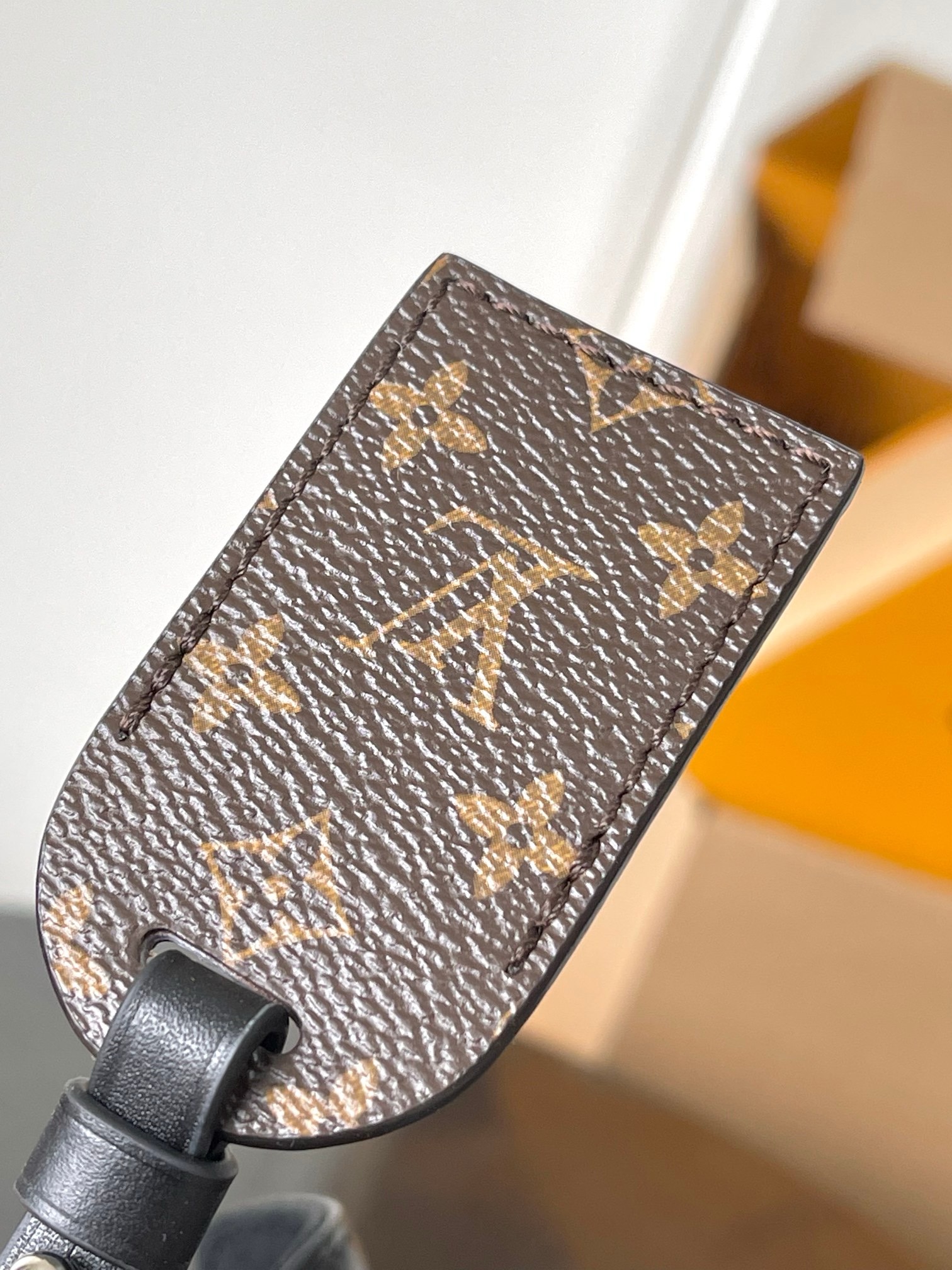 LV x TM Monogram Multicolor Shawl LV x TM Monogram Multicolor Shawl
