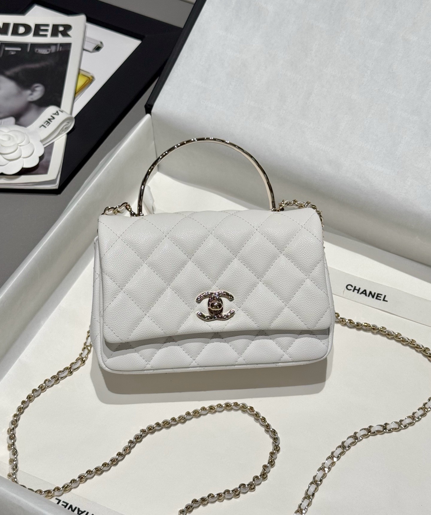 BV Medium Andiamo Bag
