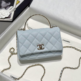 BV Medium Andiamo Bag
