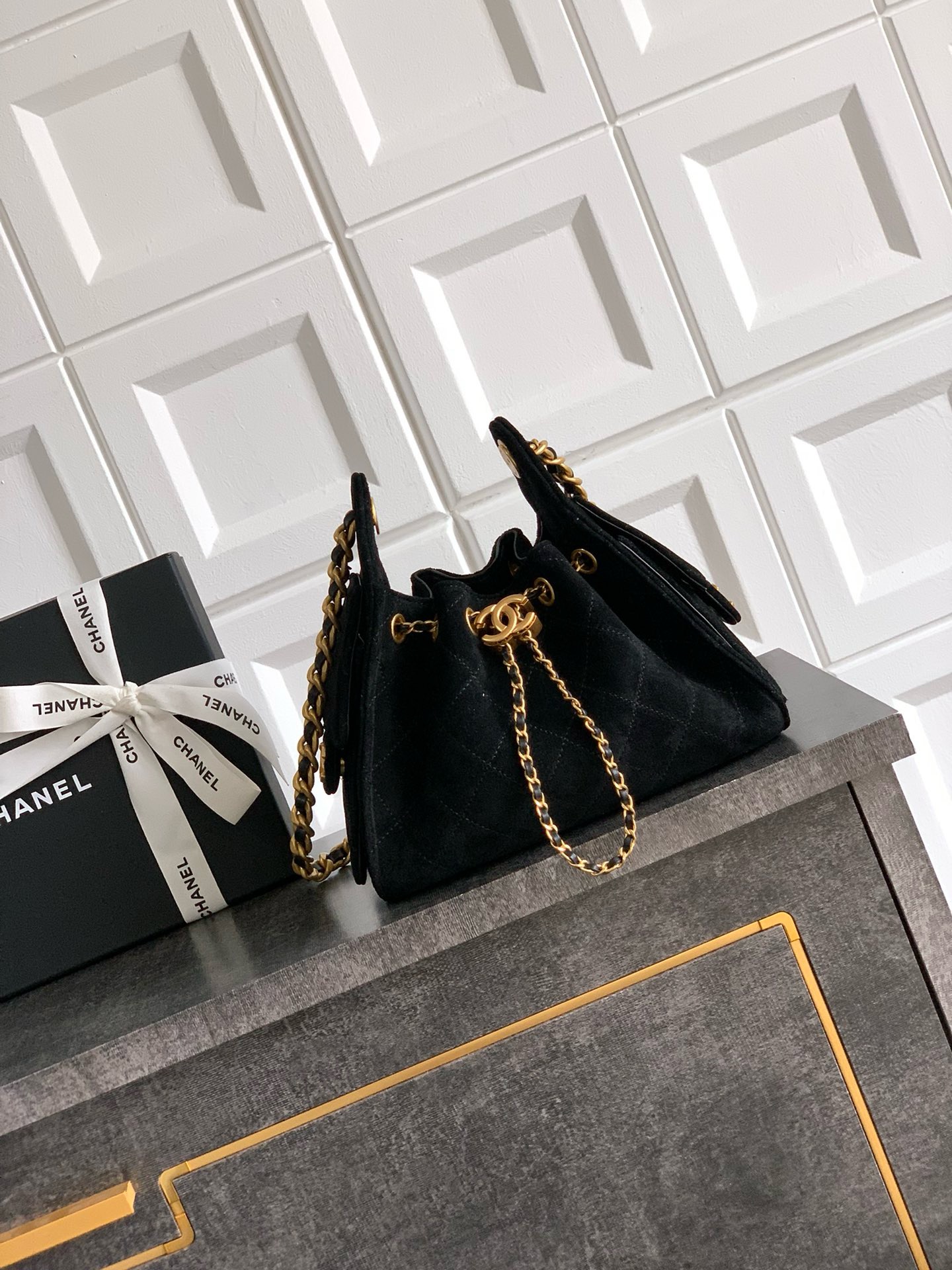 Loewe Medium Pebble Messenger Bag