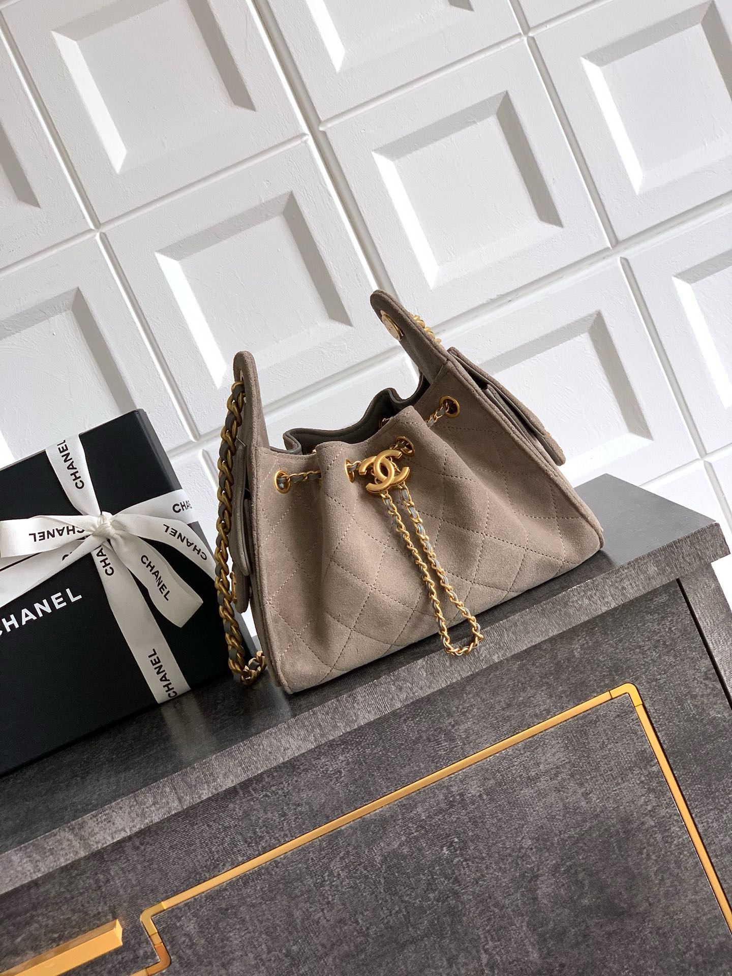 Loewe Medium Pebble Messenger Bag