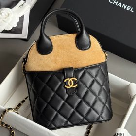 Chanel 22 Small Handbag