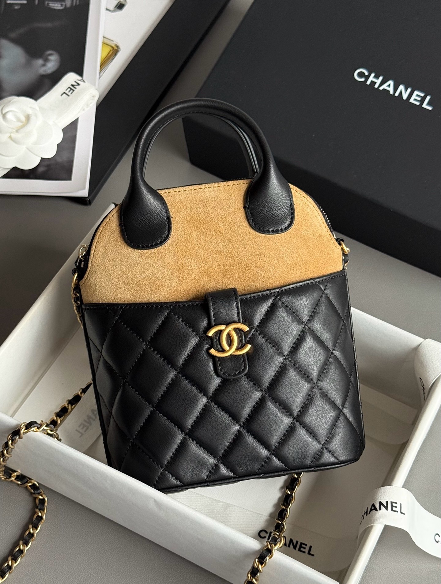 Chanel 22 Small Handbag