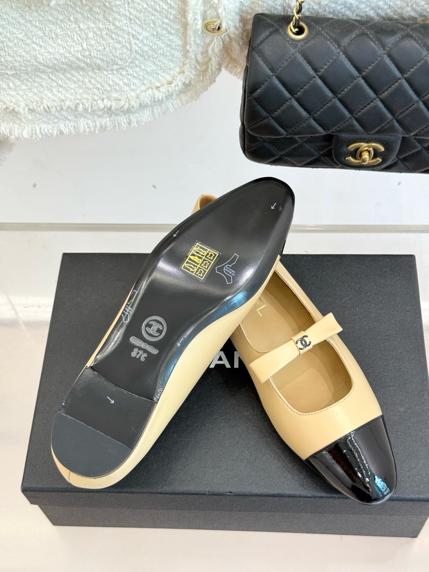 Chanel 25 Medium Handbag Chanel 25 Medium Handbag