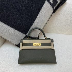 Chanel 25 Medium Handbag