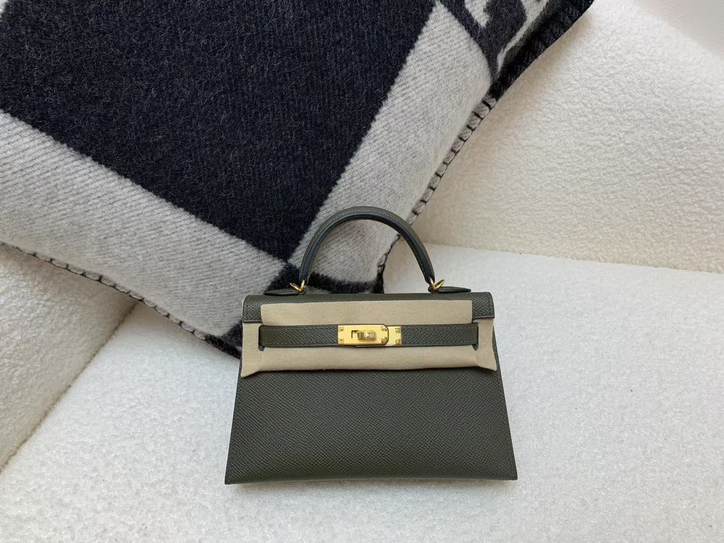 Chanel 25 Medium Handbag