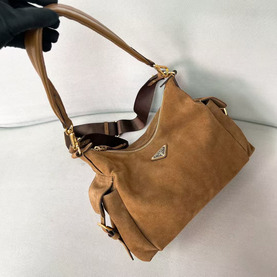 Chanel 22 Small Handbag