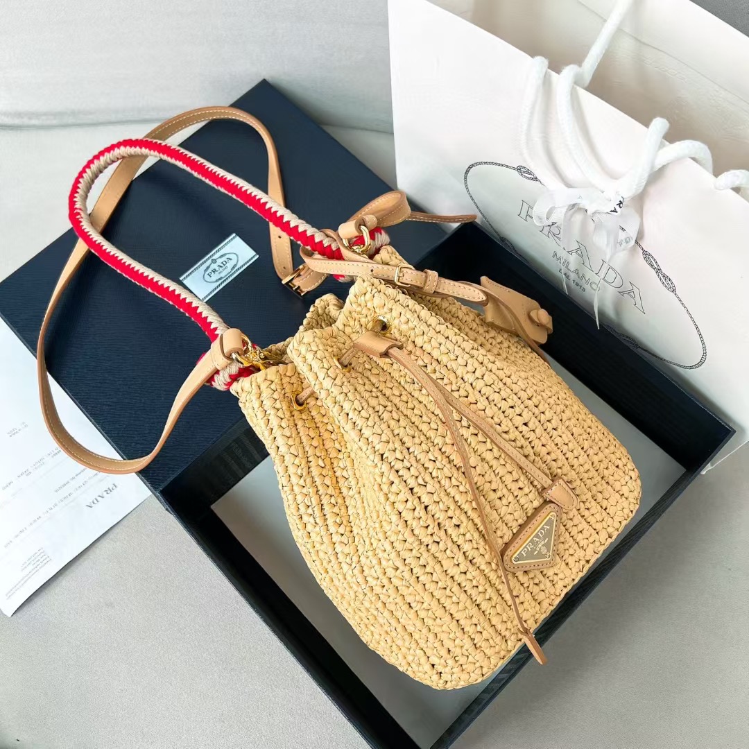 Chanel 22 Small Handbag