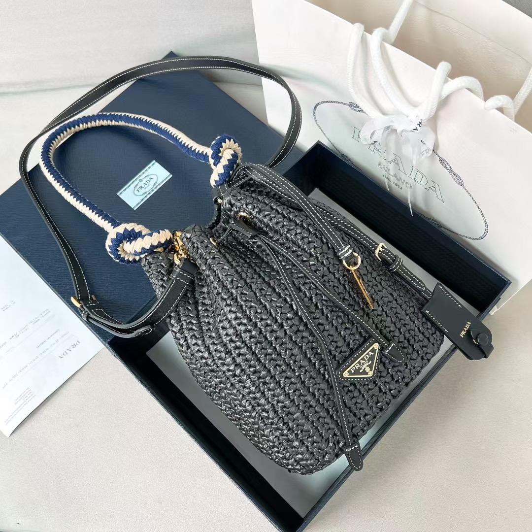 Chanel 22 Small Handbag