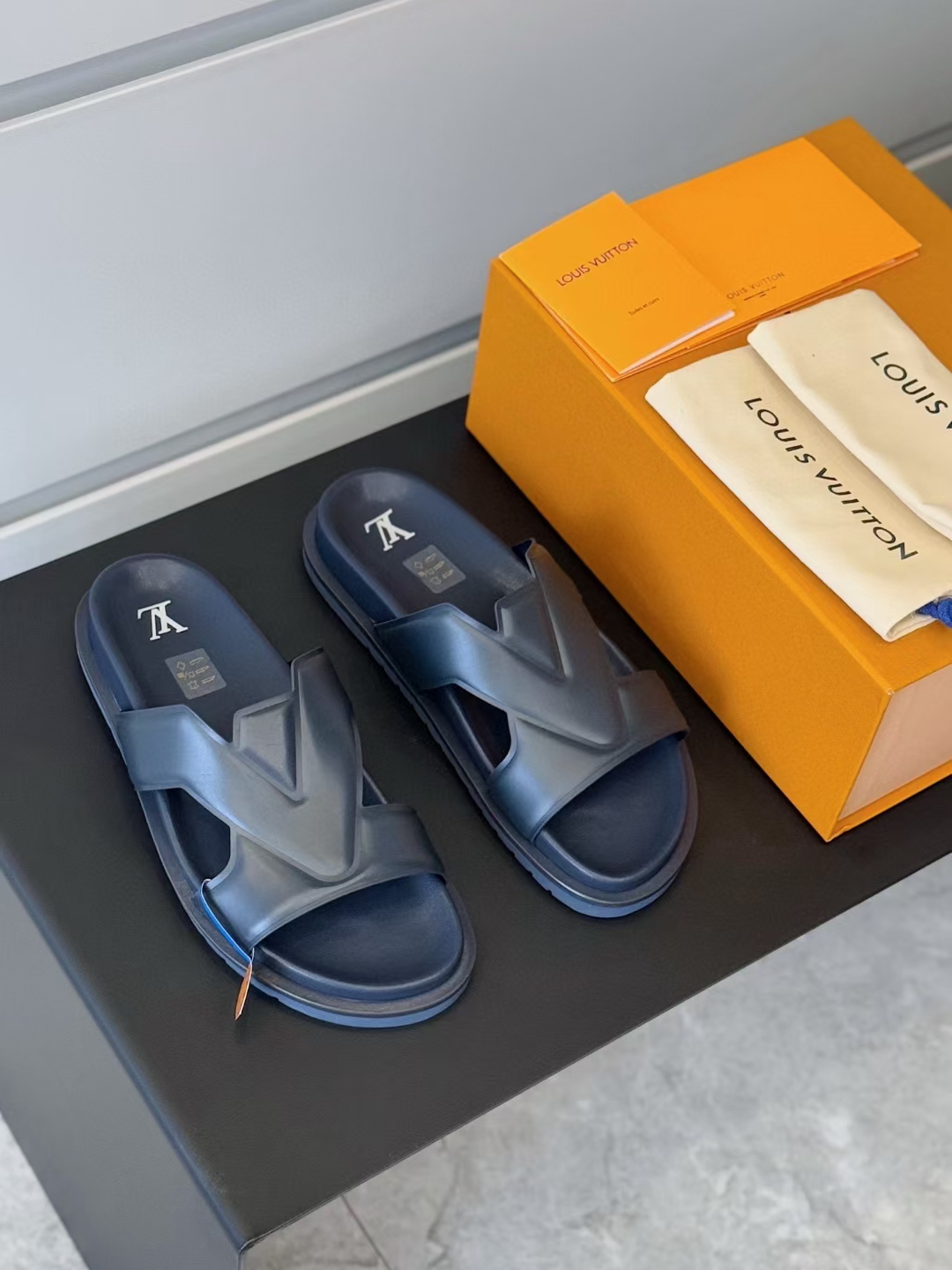 LV Oasis Mule