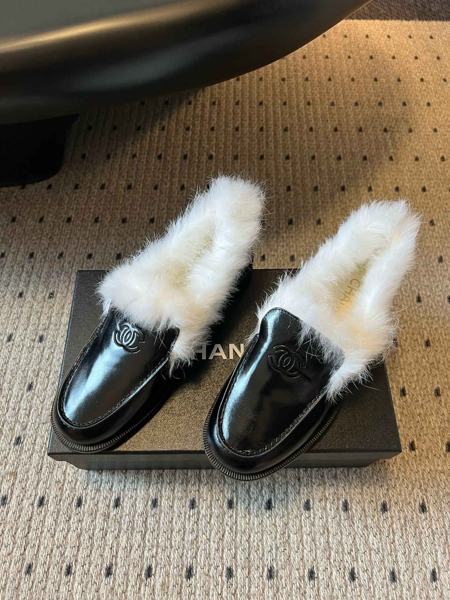 Chanel 22 Small Handbag