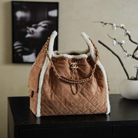 BV Andiamo Bucket Bag