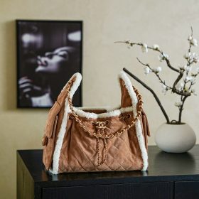 BV Andiamo Bucket Bag