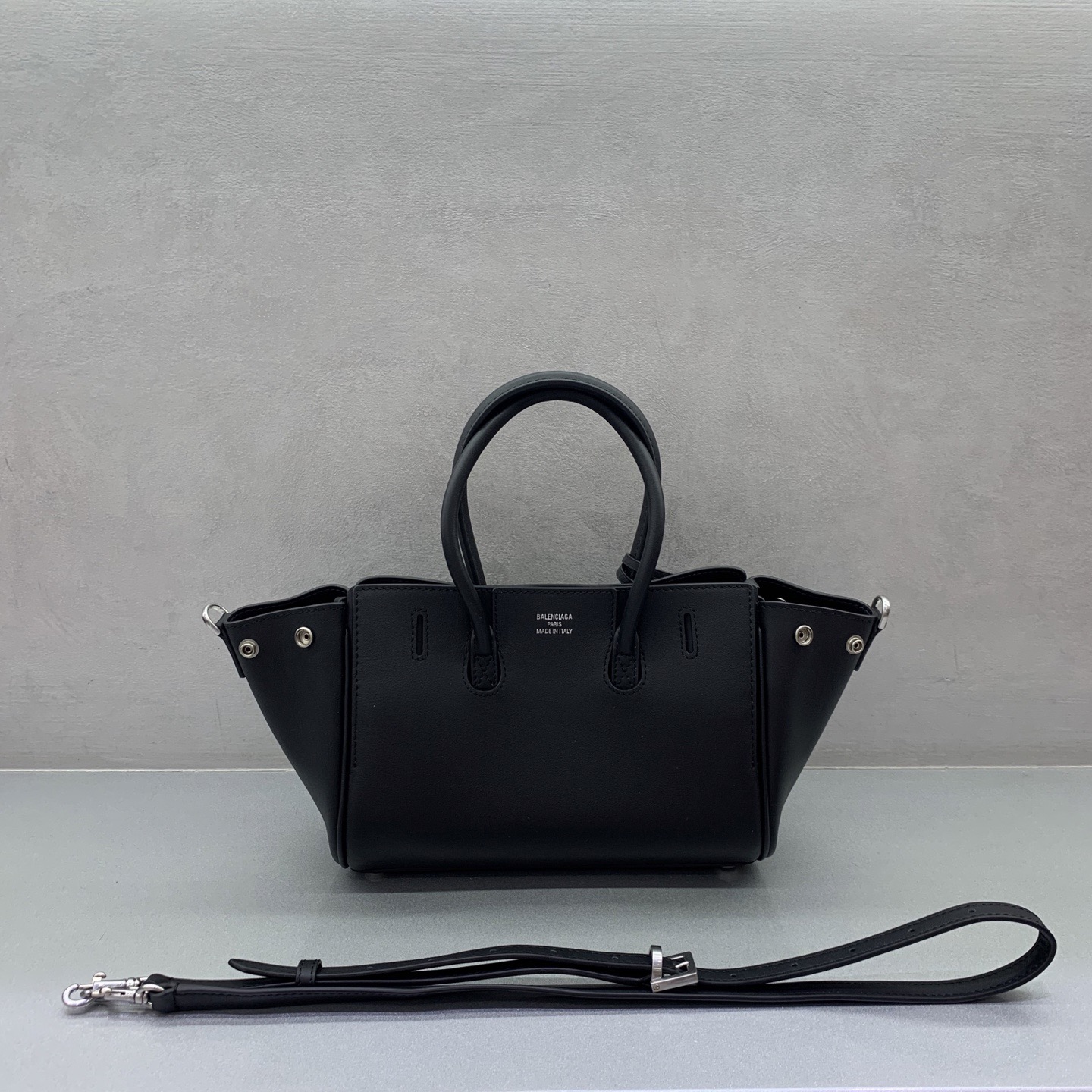Loewe Flamenco Purse Tote Bag Loewe Flamenco Purse Tote Bag