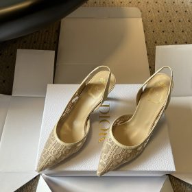 Chanel Pump