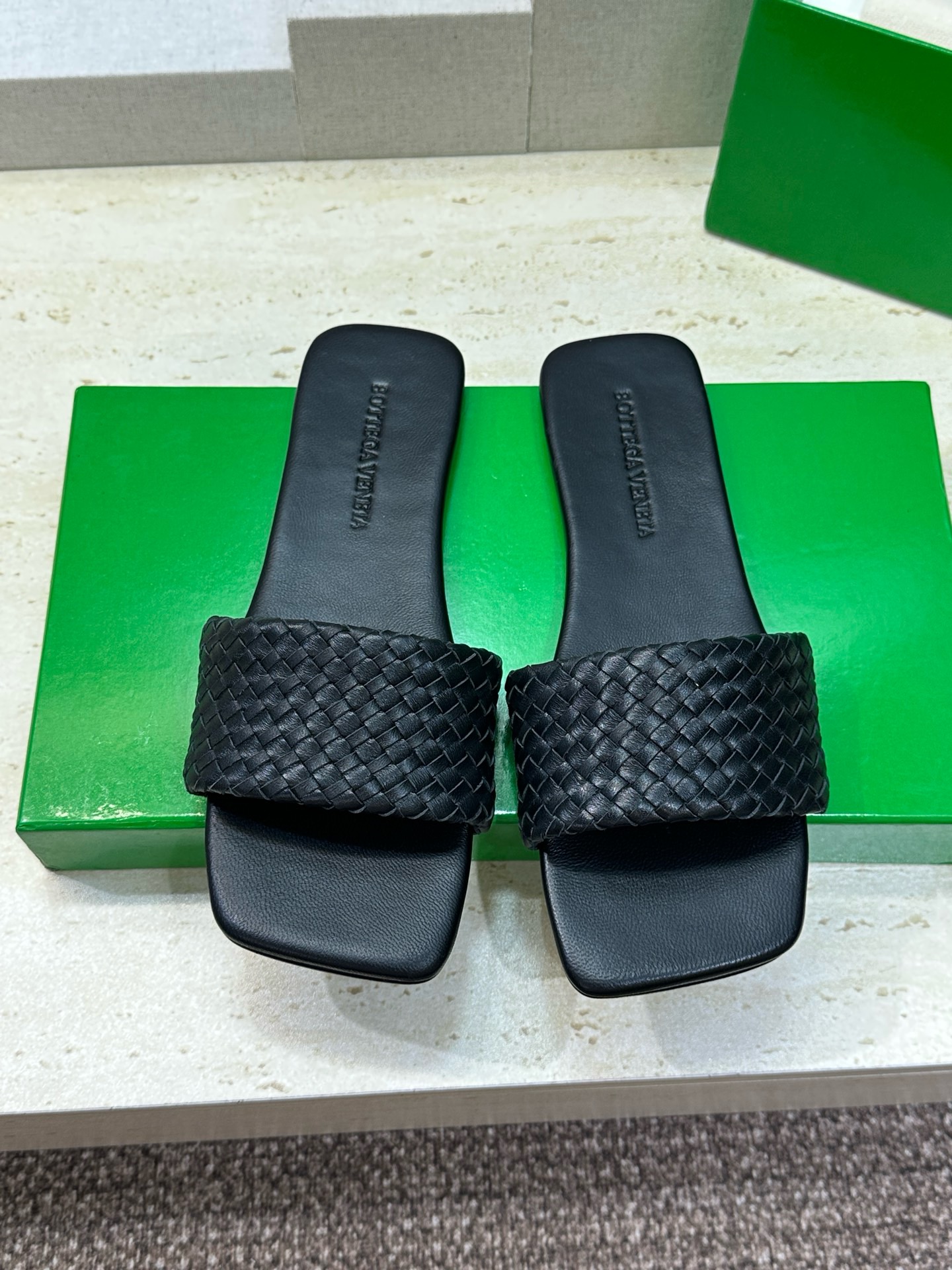 Loewe Pebble Beads Fussbett Sandal